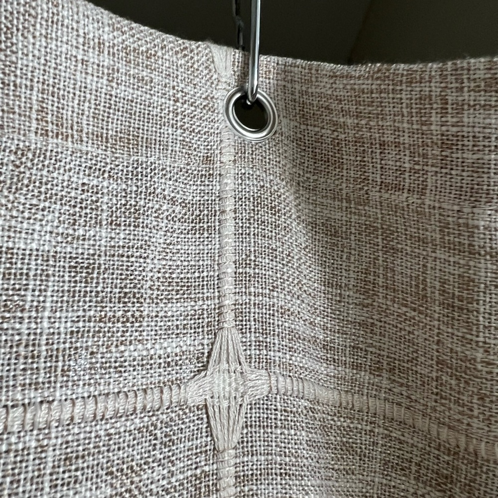 Woven fabric shower curtain - Picture 6 of 6